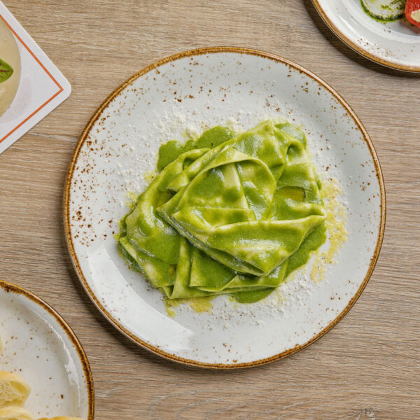 Matteos_Mandili_900x900